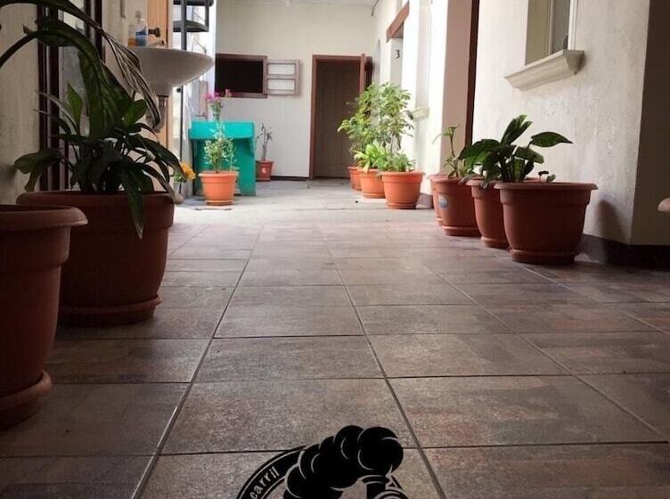 پانسیون Del Ferrocarril