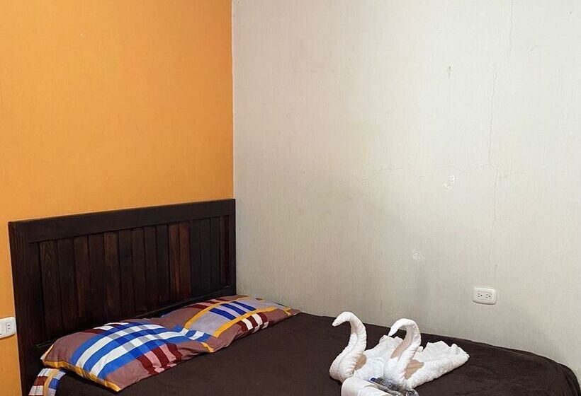 پانسیون Del Ferrocarril