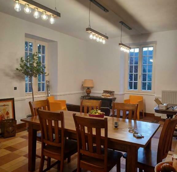 تختخواب و صبحانه La Grange De Lily