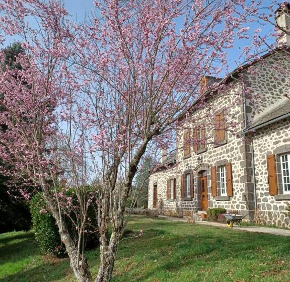 تختخواب و صبحانه La Grange De Lily