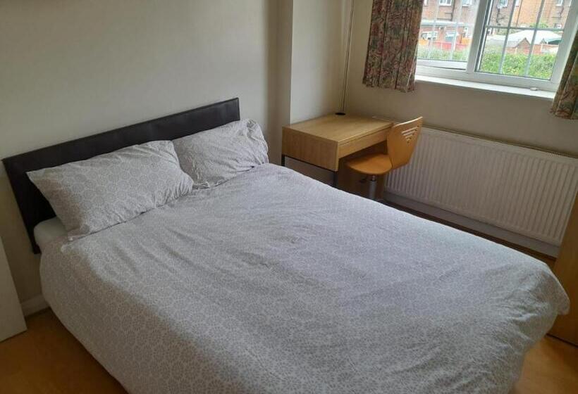 تختخواب و صبحانه Lime House