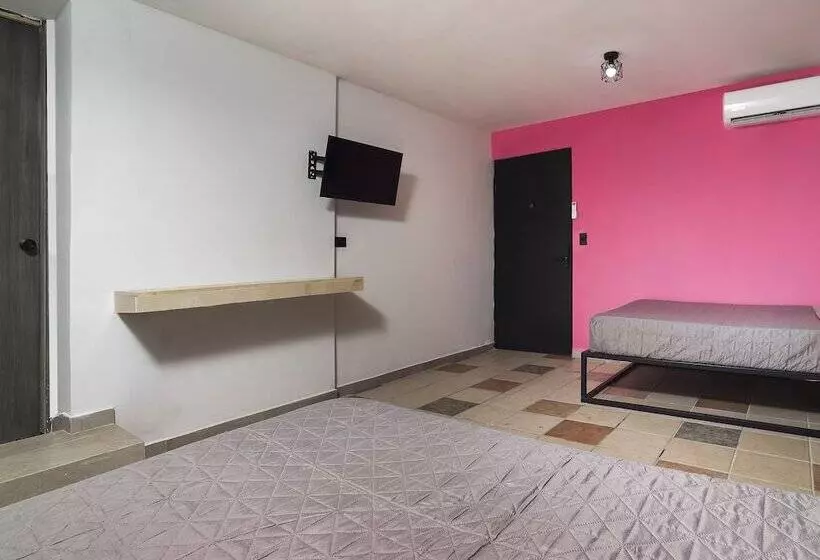 هتل Adhoc Cintermex