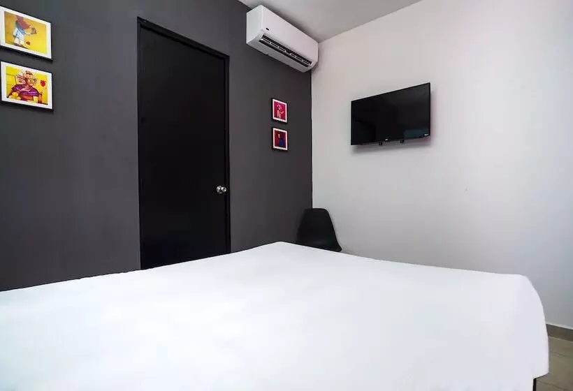 هتل Adhoc Cintermex