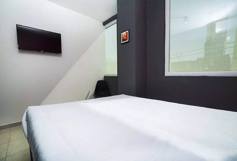 هتل Adhoc Cintermex