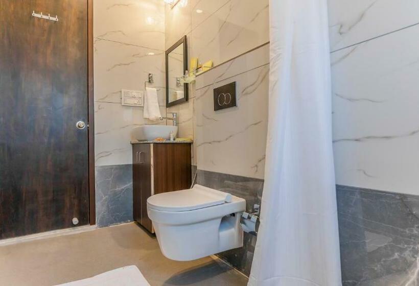 Отель Arista A Luxury Boutique