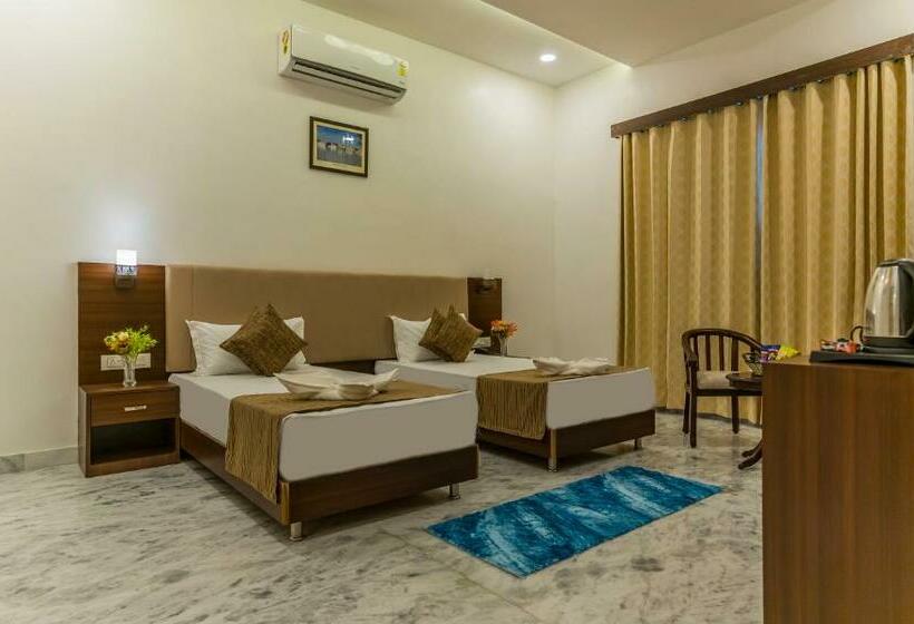 Отель Arista A Luxury Boutique