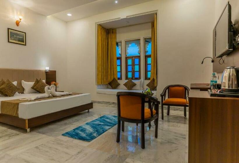 Отель Arista A Luxury Boutique