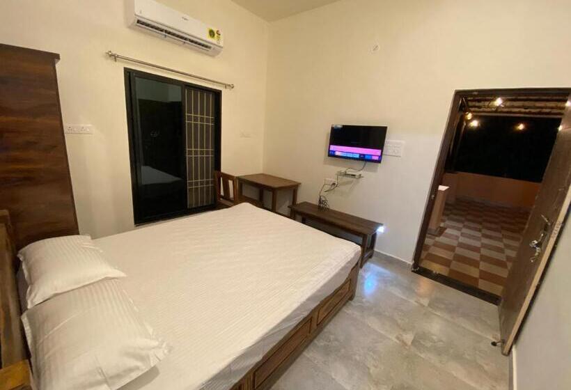 בית מלון כפרי Erisha Tadoba