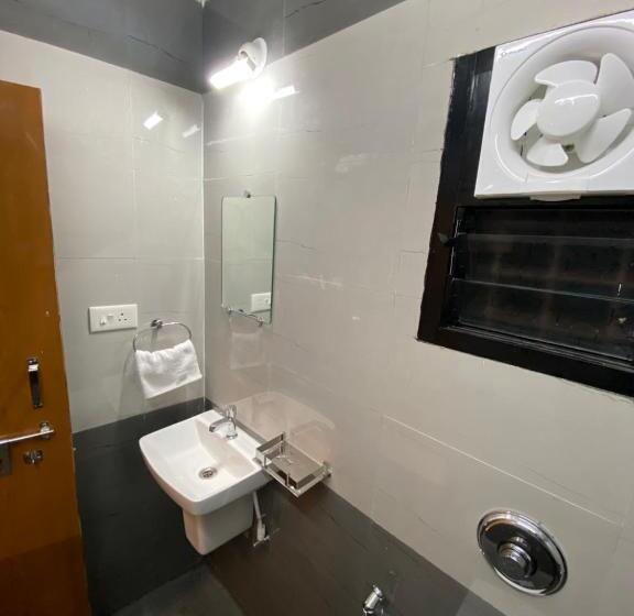 בית מלון כפרי Erisha Tadoba