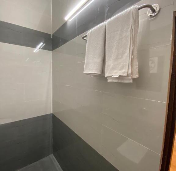 בית מלון כפרי Erisha Tadoba