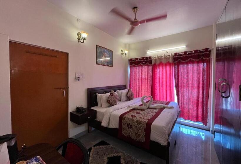 Отель Shanti Inn