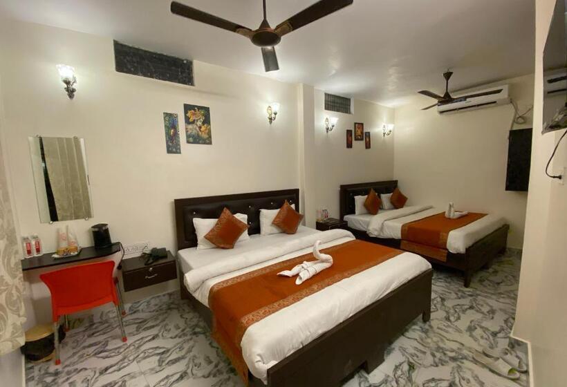 Отель Shanti Inn