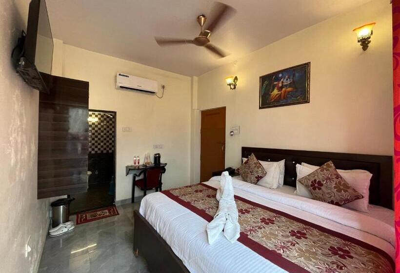 Отель Shanti Inn