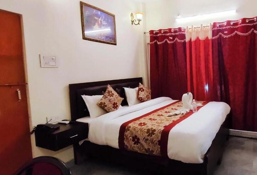 Отель Shanti Inn