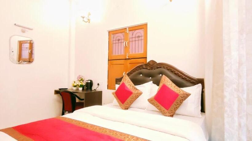 Отель Shanti Inn