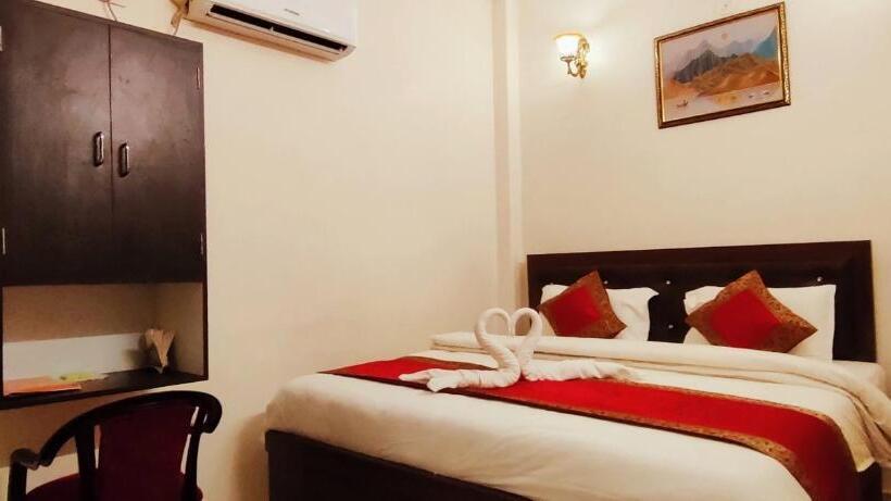 Отель Shanti Inn