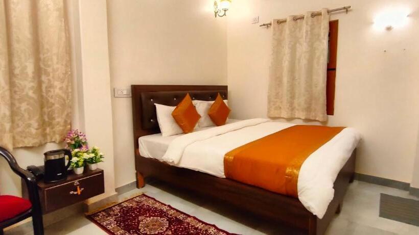 Отель Shanti Inn