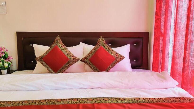 Отель Shanti Inn