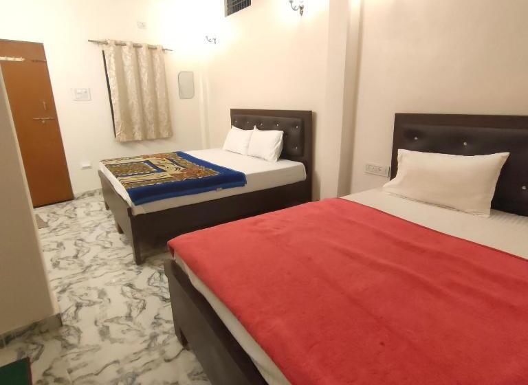 Отель Shanti Inn