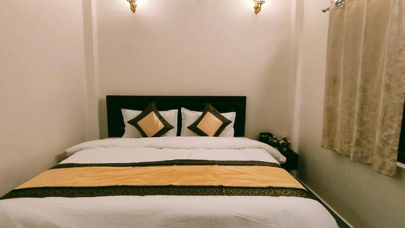 Отель Shanti Inn