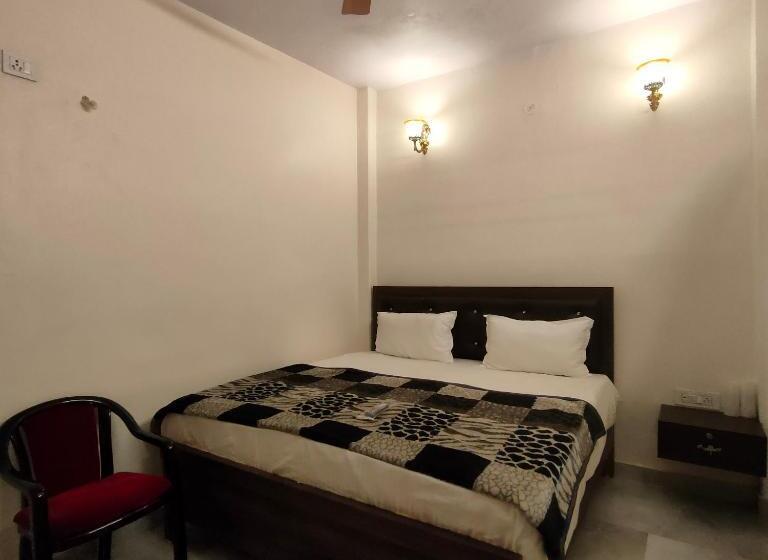 Отель Shanti Inn