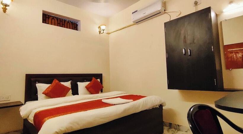 Отель Shanti Inn