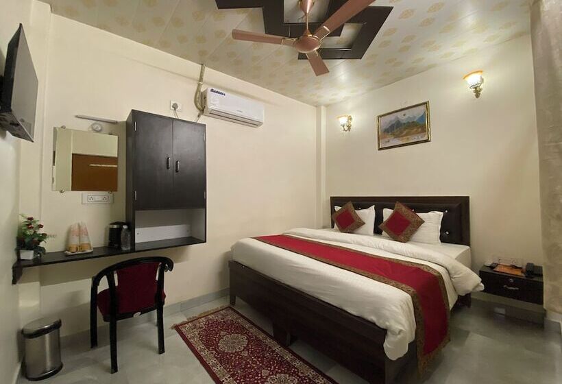 Отель Shanti Inn