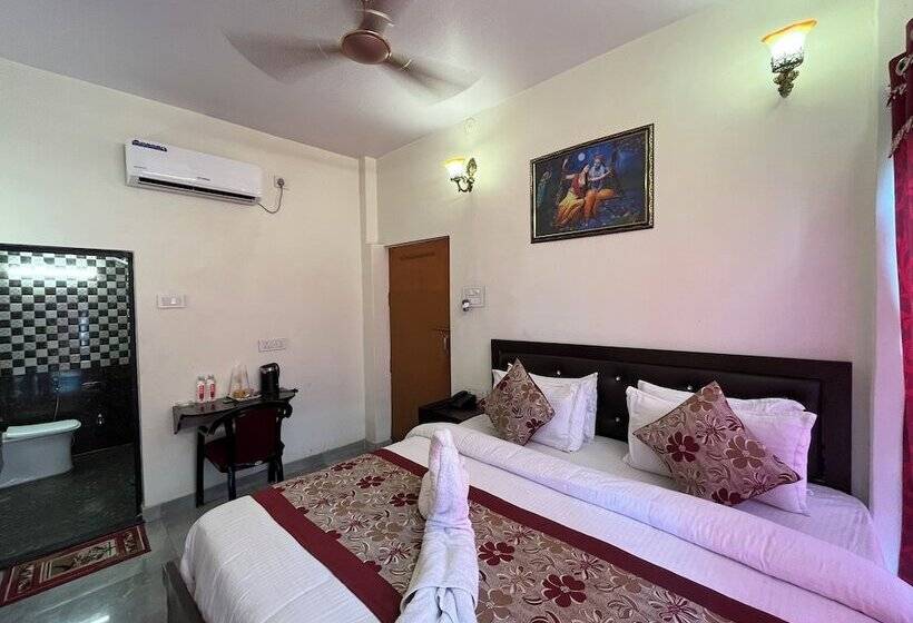 Отель Shanti Inn