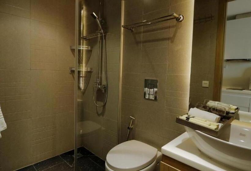 בית מלון כפרי The Penthouse Residence