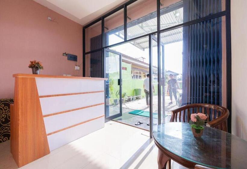 Urbanview Hotel Lumendiva 2 Palembang By Reddoorz