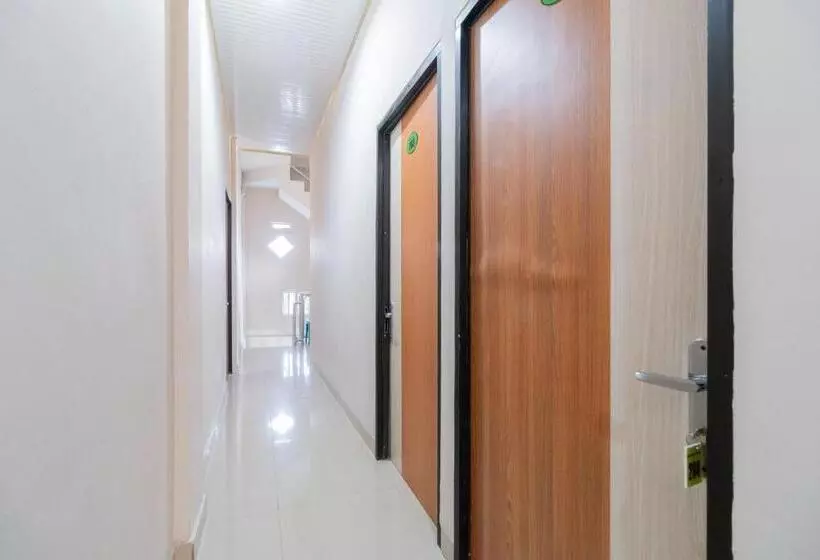 Urbanview Hotel Lumendiva 2 Palembang By Reddoorz