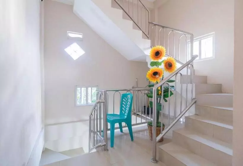 Urbanview Hotel Lumendiva 2 Palembang By Reddoorz