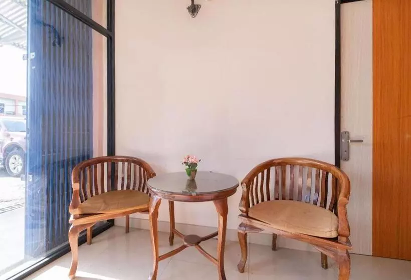 Urbanview Hotel Lumendiva 2 Palembang By Reddoorz
