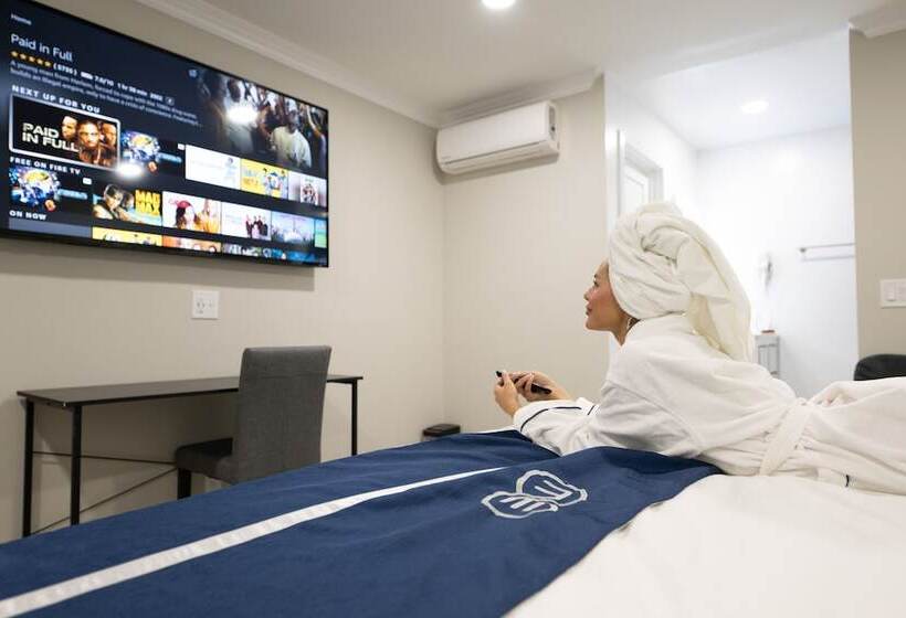 מוטל Omeo Suites