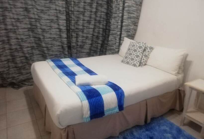 تختخواب و صبحانه Savanna Guest House