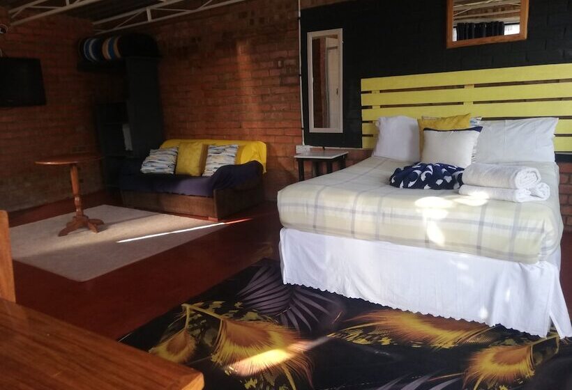 تختخواب و صبحانه Savanna Guest House