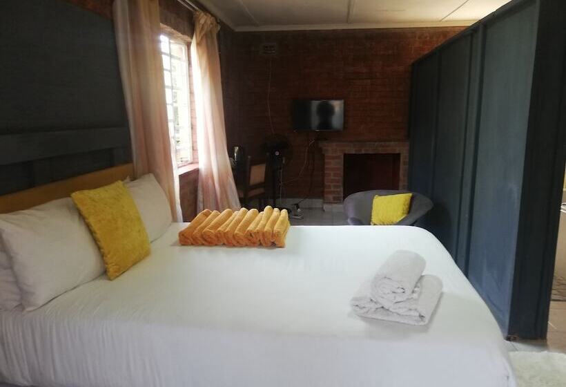 تختخواب و صبحانه Savanna Guest House