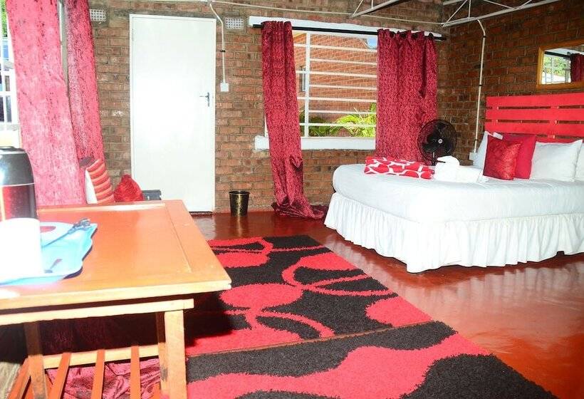 تختخواب و صبحانه Savanna Guest House