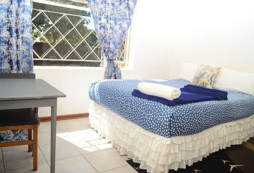 تختخواب و صبحانه Savanna Guest House