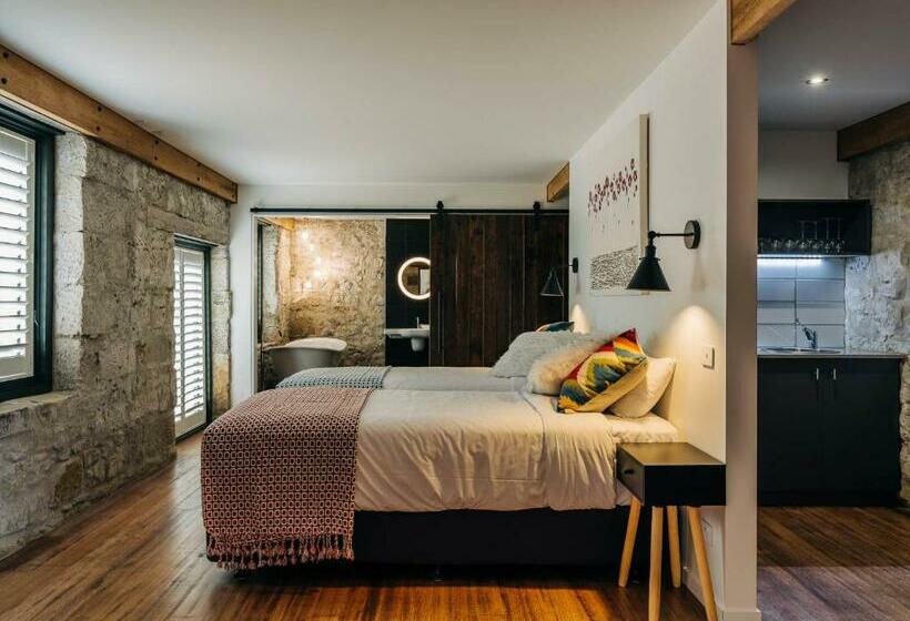 Bed and Breakfast Triabunna Barracks