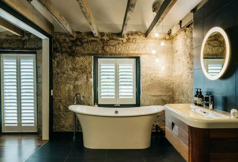 Bed and Breakfast Triabunna Barracks