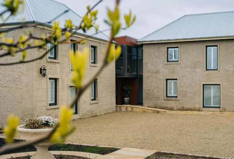 Bed and Breakfast Triabunna Barracks