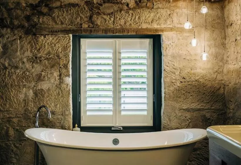 Bed and Breakfast Triabunna Barracks