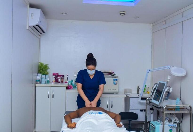 هتل Nisa Wellness Retreat