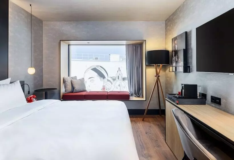 Radisson Red Hotel, Vienna