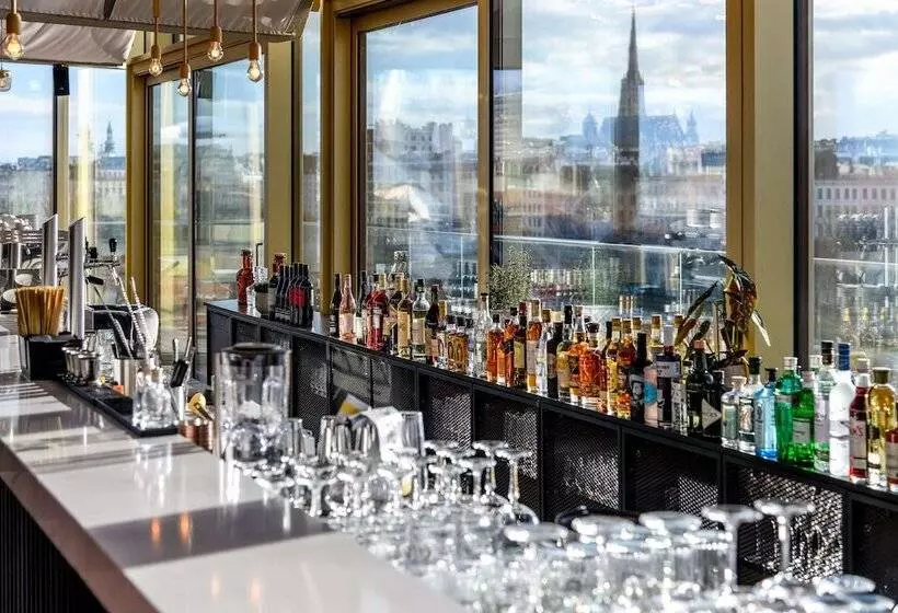 Radisson Red Hotel, Vienna