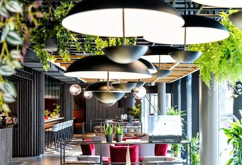 Radisson Red Hotel, Vienna