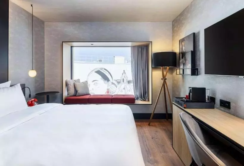 Radisson Red Hotel, Vienna
