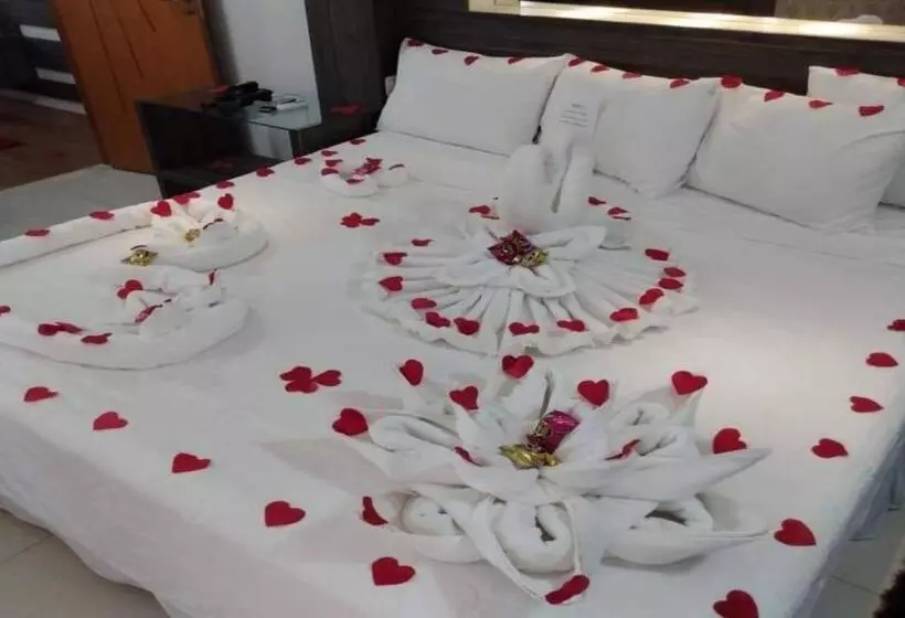 هتل Shelton Palace