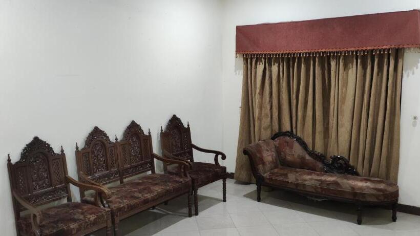 호텔 Shelton Palace